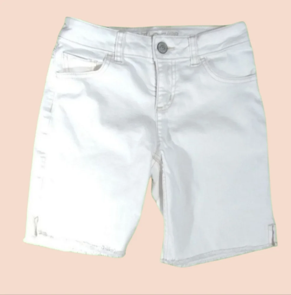 Justice White Bermuda Shorts Classic Style